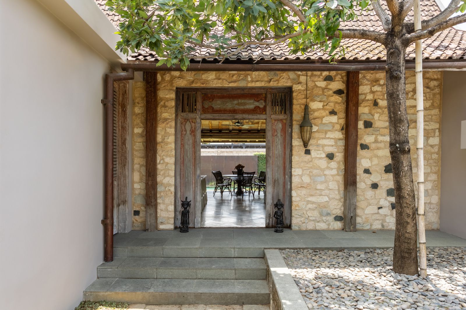 DESIGNER JOGLO ESTATE